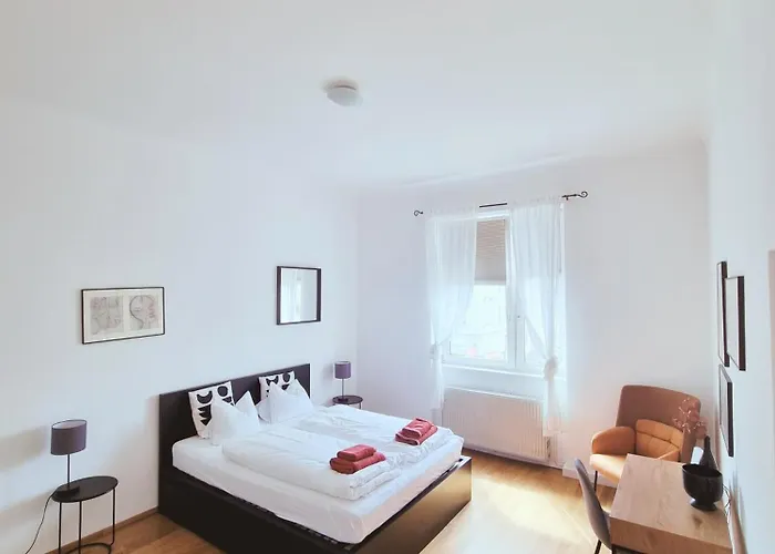 Experience Apartment *